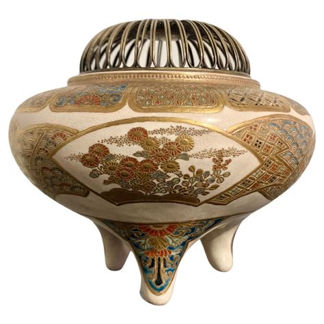 Japanese incense burner.  Fine casting.  Php480 Vintage Japanese Satsuma Volcano In...