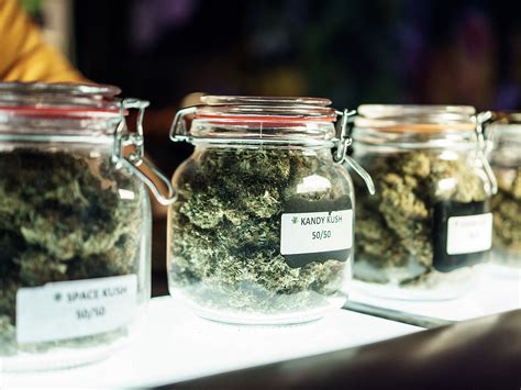 Jars weed dispensary. JARS Cannabis is more than just your average cannabis brand and retailer. Striving to set a new standard of professional excellence in cannabis retail, our highly motivated team is comprised of knowledgeable experts who are committed to providing the highest quality of products, with the widest variety of options, at prices people can afford, ensuring the integration of cannabis into any ... 