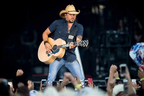 Jason Aldean to Perform With Kid Rock at Boston’s Fenway Park