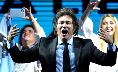 Javier Milei, el precandidato presidencial de derecha con un pasado musical y futbolero
