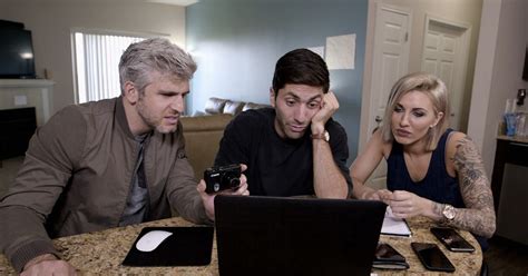 Former Playboy model, Jayme, has learned that her online boyfriend is not only fake, but appears to be catfishing other women as well! She enlists Nev and Max to help find the catfish and put an end to his perverted deception.. 