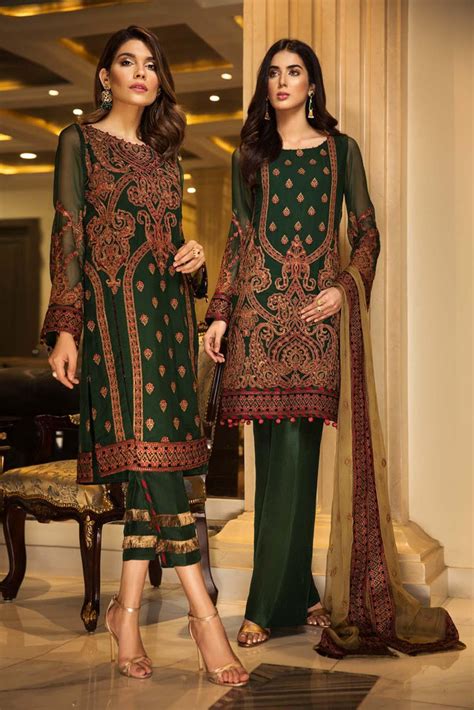 Jazmin pk. Unveiling ‘Shahkaar’ Eid Festive Vol.1 SS’22 an assemblage of immense precision to detail, matchless embroidery patterns & exceptional colors choices which is accentuated by how graciously Sana Javed carries each design! 