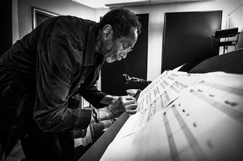 Jazz Legend Ron Carter Reflects on His Relentless Musical Quest in Docu Finding the Right Notes 