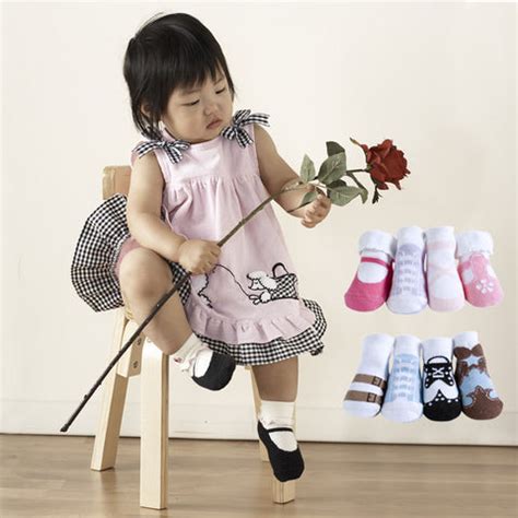 JazzyToes Online, the place to find super cute socks for kids!