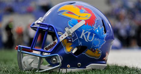 Feb 2, 2023 · Kansas’ 2023 class ranks No. 66 nationally (per 247Sports). Kansas signed 12 high school recruits in the first signing period but received verbal commitments from Jacoby Davis and JUCO safety ... . 