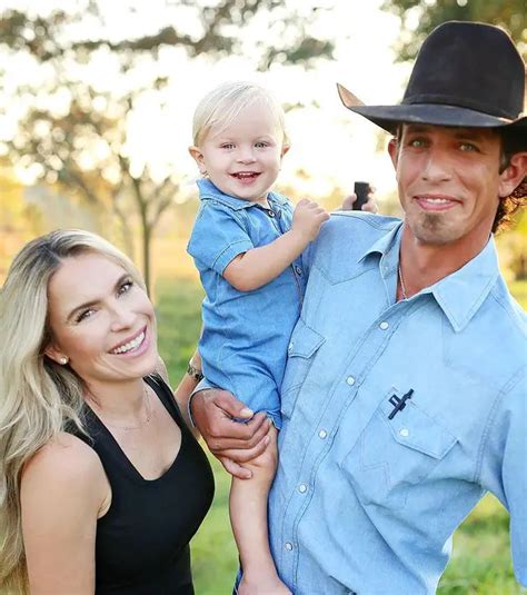 Jb mauney son. JB Mauney, the 37-year-old former bull riding specialist, recently bid goodbye to his athletic career in the wake of an injury. But legends can’t keep themselves off for long. A while ago, he ... 