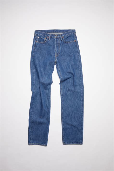 Jeans. Get the throwback look you love with Mom jeans from American Eagle. Mom jeans are made with a high-waisted design, relaxed fit, and vintage-inspired washes and colors you'll dig every day of the week. Choose the classic Mom fit, or change things up with the highest rise Mom jean or Curvy Mom jeans. We make Mom jeans in comfy denim fabrics ... 
