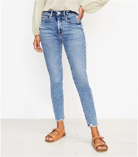 Jeans for petite. BUY. $48.00. Lee. Lee Relaxed Fit Straight Leg Jean, $48. Lee, the heritage denim brand, also offers petite inseams — but you'll find that these petite lengths are slightly longer at 27.5 inches ... 