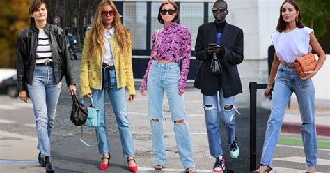 Jeans strappati, 5 outfit per indossarli nel 2024 iO Donna