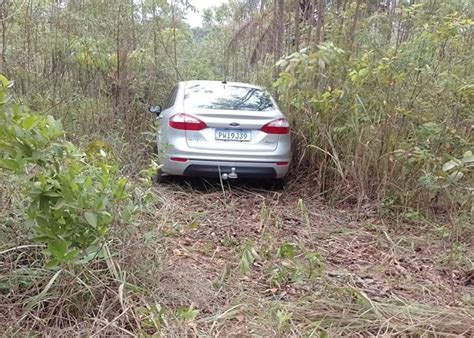 Jeep Renegade é tomado de assalto após desembarque de …