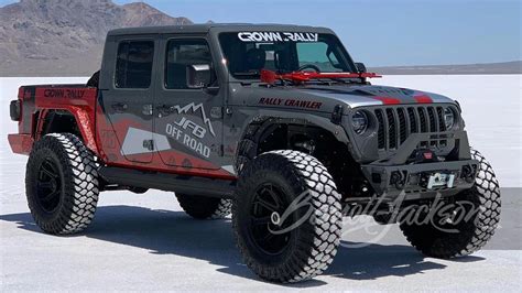 Jeep gladiator custom. In addition to the 6.4-liter motor, the Gladiator Rubicon 392 should also feature an eight-speed automatic transmission, the Selec-Trac full-time active transfer case, a 2.0-inch (51-mm) lift kit ... 