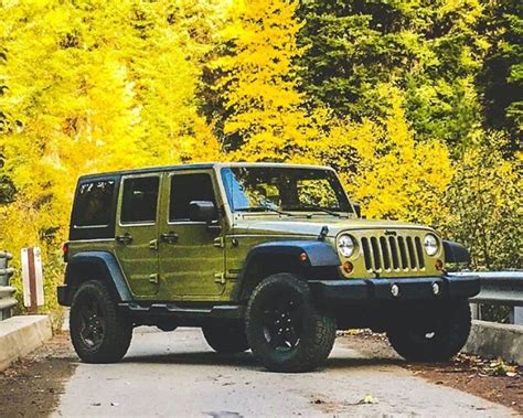 Jeep wrangler miles per gallon. Mar 23, 2021 · The EPA estimates that the Wrangler 392's 470 hp 6.4L V-8 will return a combined fuel economy of just 13 mpg. And with a thirst for premium fuel, running this Jeep for 15,000 miles will cost a ... 