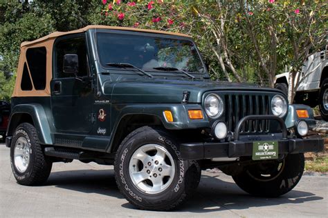 Jeep wrangler sahara 2002 owners manual. - The louisville guide by gregory luhan.