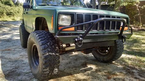 Jeep xj prerunner bumper.  Without a parking sensor hole.  Few automoti...
