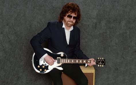 Jeff Lynne Net Worth 2024: Age, Height, Weight, Wife, Kids, Bio …