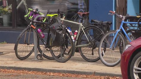 Jefferson Park bike shop hosts 'Cranksgiving' food, bike drive