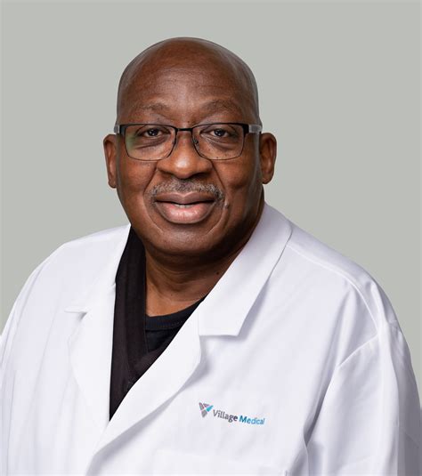 Dr. Glenn Jelks, MD, is an Ophthalmology specialist practicing in New York, NY with 50 years of experience. . New patients are welcome. Hospital affiliations include New York Eye & Ear Infirmary Of Mount Sinai.. 
