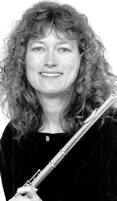 Jen Cluff ~ Free Flute Music Online - Jennifer Cluff