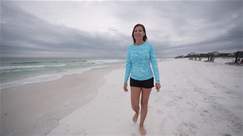 Jen carfagno at the beach. I just thought she was cute and heard she was a marathoner. Then I google her name and came up with that site. She also has a yahoo fan club of like 550 members. Crazy stuff. Does anyone else love ... 