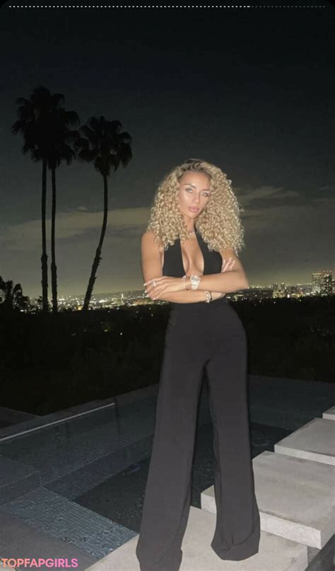 Jena Frumes, a nude model, has gained popular