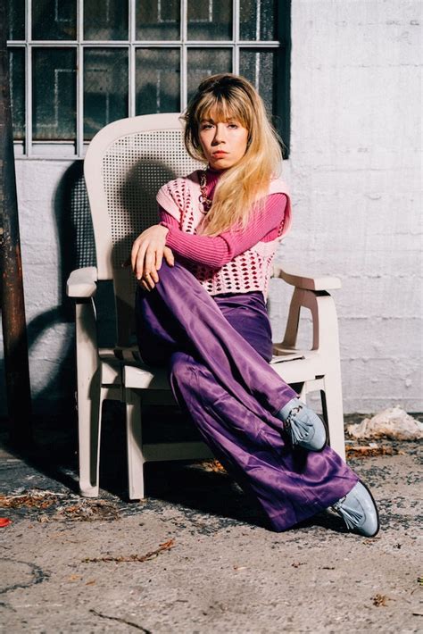 Jennette McCurdy put it all out there. In her hotly anticipated memoir , I'm Glad My Mom Died, the Nickelodeon star pulled no punches when it came to discussing the perils of young fame .... Jennette