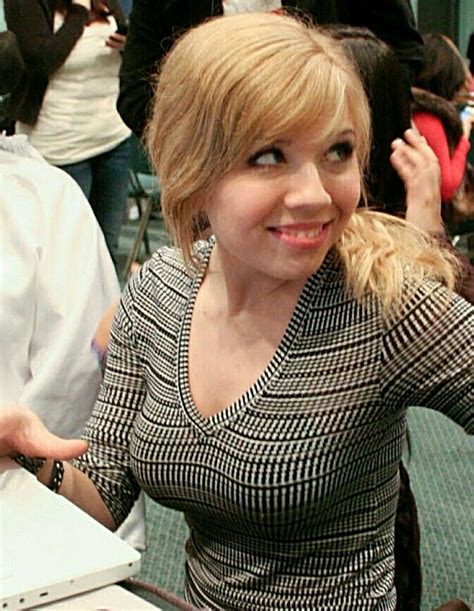 Jennette mccurdy boobs. Jennette McCurdy dropped by Good Morning America Tuesday morning (Aug. 9) to promote her new memoir, I'm Glad My Mom Died. The book, which hones in on the iCarly actress' traumatic ... 