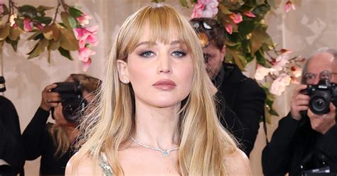 Jennifer lawrence bare bottom.  She looked every bit a Hollywood starlet to atten...