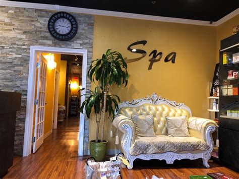 From facials to massages, waxing, and spray tanning, SoCa Day Spa 