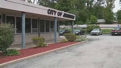 Jennings mayor warns councilman to resign or quit day job