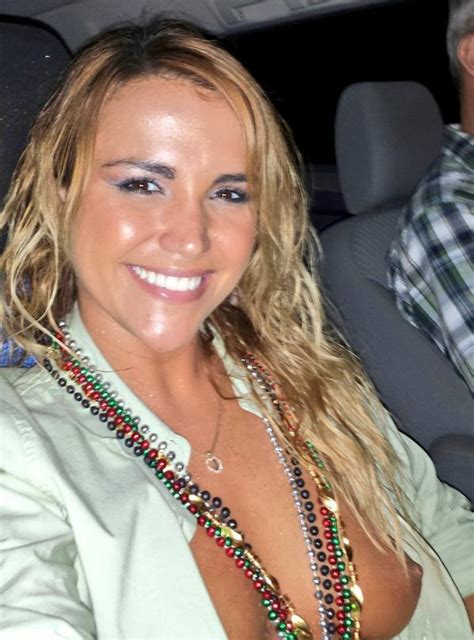 Our favourite nudist reporter Jenny Scordamaglia in some new videos giving handjobs and getting fingered by various guys while cooking and receiving massages. . Jennyscordamaglianude
