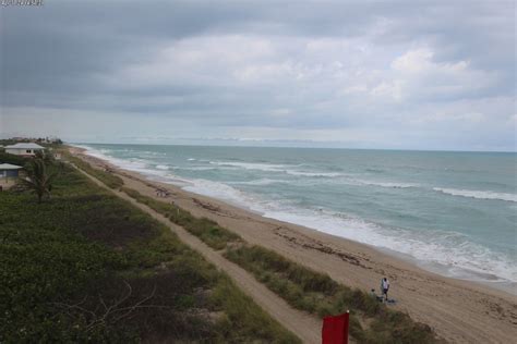 Latitude N 27° 15' 09" Longitude W 80° 11' 43" Elevation 30 ft. Welcome to Hutchinson Island Weather. The weather station in use is the Davis Vantage Pro2, and these pages are updated every 10 minutes. The meteorological day used at this station ends at midnight.. 