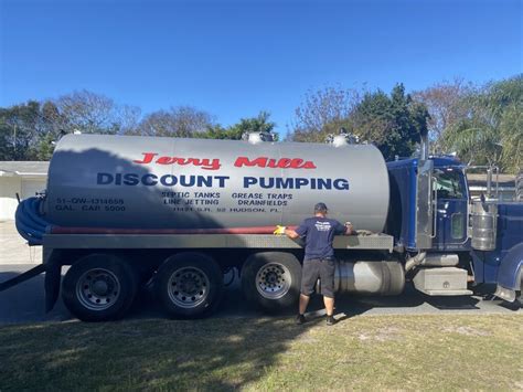Jerry Mills Discount Pumping is located in Hudson, FL a