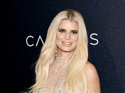 Jessica Simpson & Nick Lachey's Unexpected Reunion: A 6-Hour Flight Story (2026)