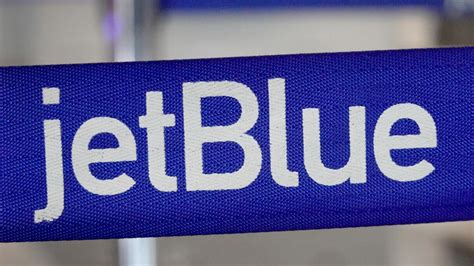 JetBlue slashing airfare prices for some fall travel. Here's when to buy