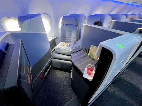 Jetblue airlines vacations. JetBlue offers flights to 90+ destinations with free inflight entertainment, free brand-name snacks and drinks, lots of legroom and award-winning service. 