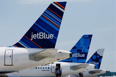 JetBlue reported adjusted earnings of $0.21 per sha