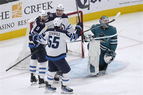 Jets beat Sharks 2-1 to extend points streak to franchise-record 10 games