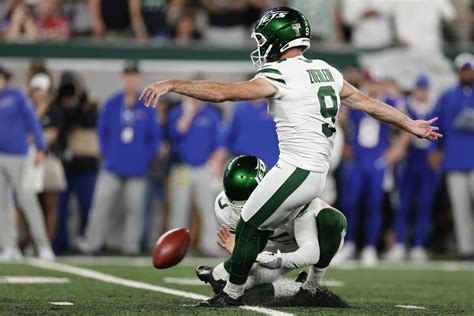 Jets kicker Greg Zuerlein questionable to play vs. Cowboys because of groin injury