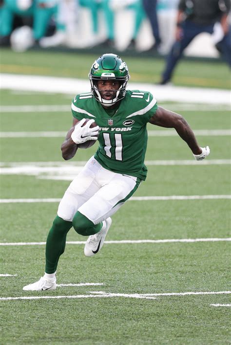 Jets send wide receiver Denzel Mims to the Lions in a trade that includes 2025 draft picks