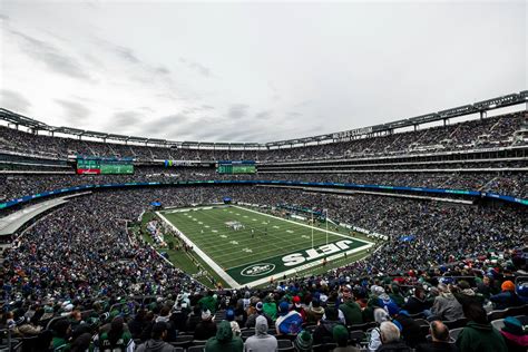 Jets stadium. Concert Seating. If you’re at MetLife Stadium for a concert, sections 112/113 and 139/140 are generally regarded as the best lower-level seats. These sections are close to the stage, offering a clear view of the performance without too sharp of an angle, ensuring you don’t miss any moment of the concert. 