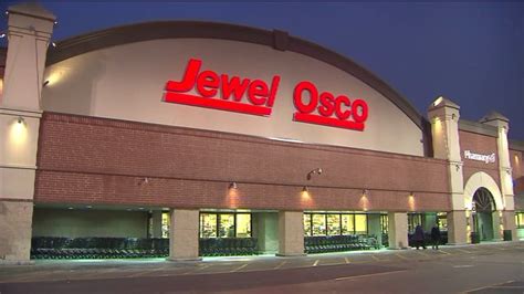 Visit your neighborhood Jewel-Osco located at 1600 Deerfield Rd, Highland Park, IL, for a convenient and friendly grocery experience! From our deli, bakery, fresh produce and helpful pharmacy staff, we've got you covered! Our bakery features customizable cakes, cupcakes and more while the deli offers a variety of party trays, made to order.. 