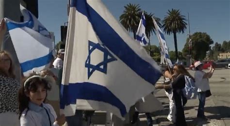 Jewish community, local leaders attend vigil for war-torn Israel