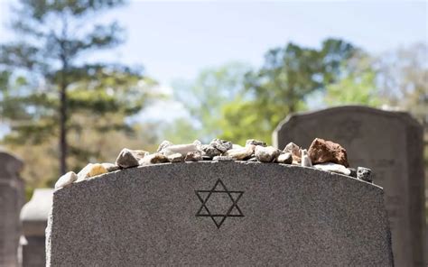 Jewish funeral homes connecticut.  Find and compare service options, typ...