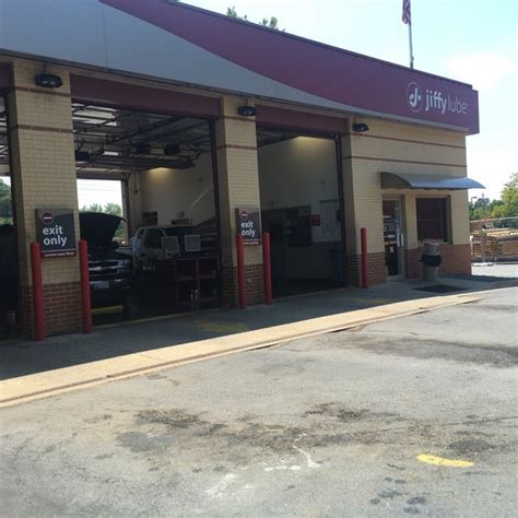 Jiffy Lube® goes the extra mile to change, inspe