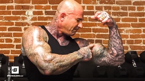 Jim stoppani arm workout. Using bands or chains on the close-grip bench press is a fantastic way to maximize triceps involvement. Since the close-grip bench press is a multi-joint exercise, you are able to maximize the amount of stress you place on the triceps (more weight = more growth). When you press the bar off your chest during the close-grip bench press the ... 