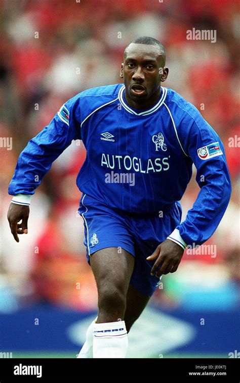 Jimmy Floyd Hasselbaink, Chelsea'nin satıştan önceki son 9 numarasıydı.