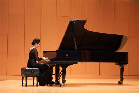 Jingyi Han - Intown piano & Music