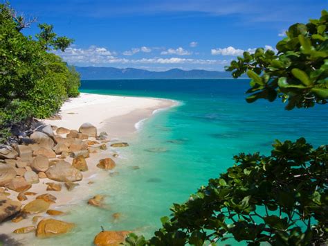 Jo Foster on Instagram: "Queensland’s top 10 beaches🏝️ I’ve been …