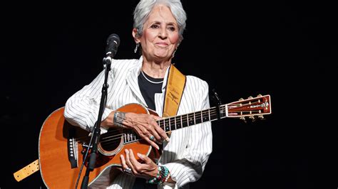 Joan biaz. Dec 2, 2023 · Joan Baez believes in torch-passing, and she signaled her approval of Boygenius in a big way by presenting the trio with the Group of the Year award Saturday at Variety ‘s annual Hitmakers event ... 