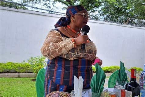 Joanne Clark Messenger Douala